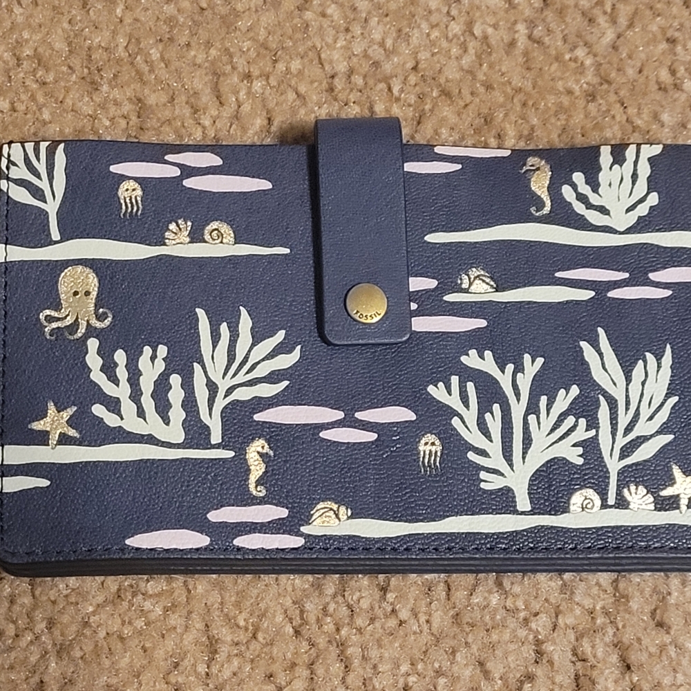 Fossil Vale Medium Tab Wallet Midnight Navy Under The Sea Design Slim